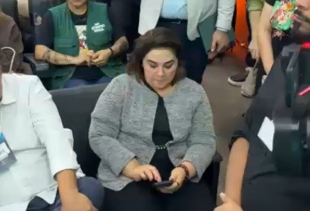 maria-do-carmo-aparece-isolada