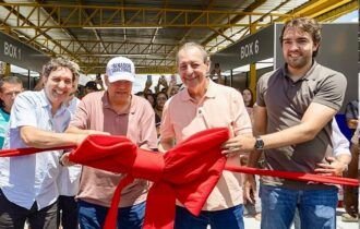 omar-aziz-participa-de-entrega