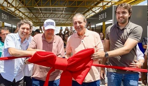 omar-aziz-participa-de-entrega