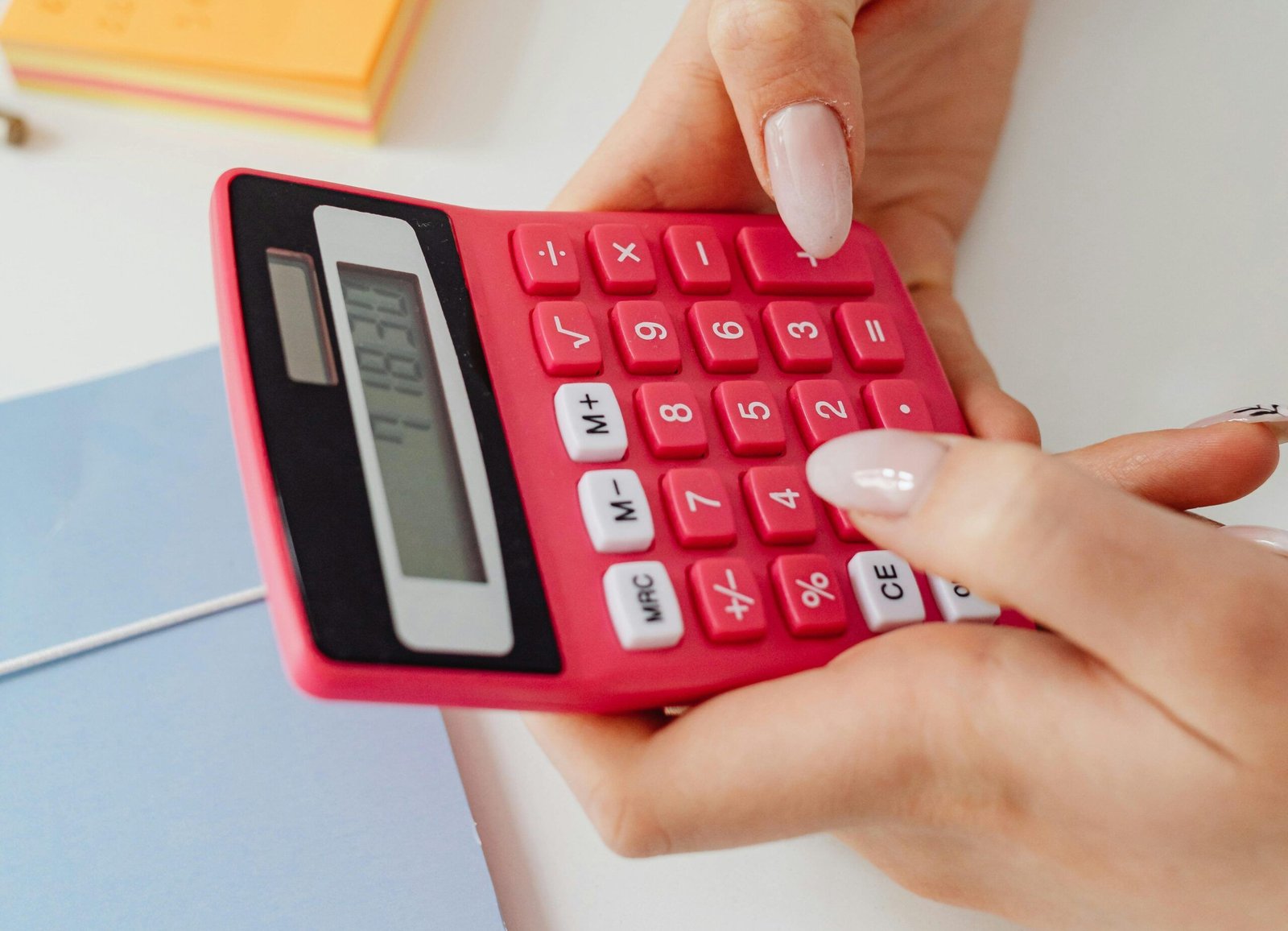 pexels-karola-g-7680680