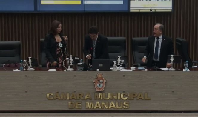 urgente-a-casa-esta-pegando-fo