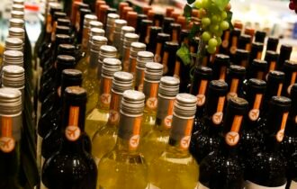 alimentos-e-bebidas-pressionam