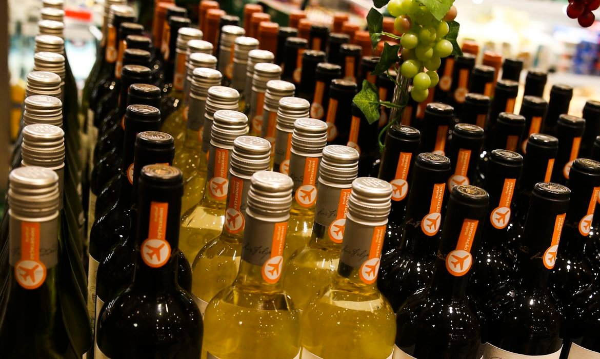 alimentos-e-bebidas-pressionam