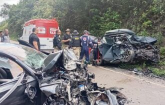 colisao-entre-carros-na-br-174
