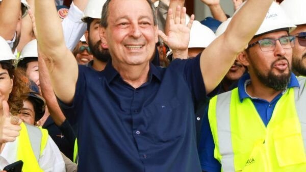 omar-aziz-lidera-mais-uma-pesq