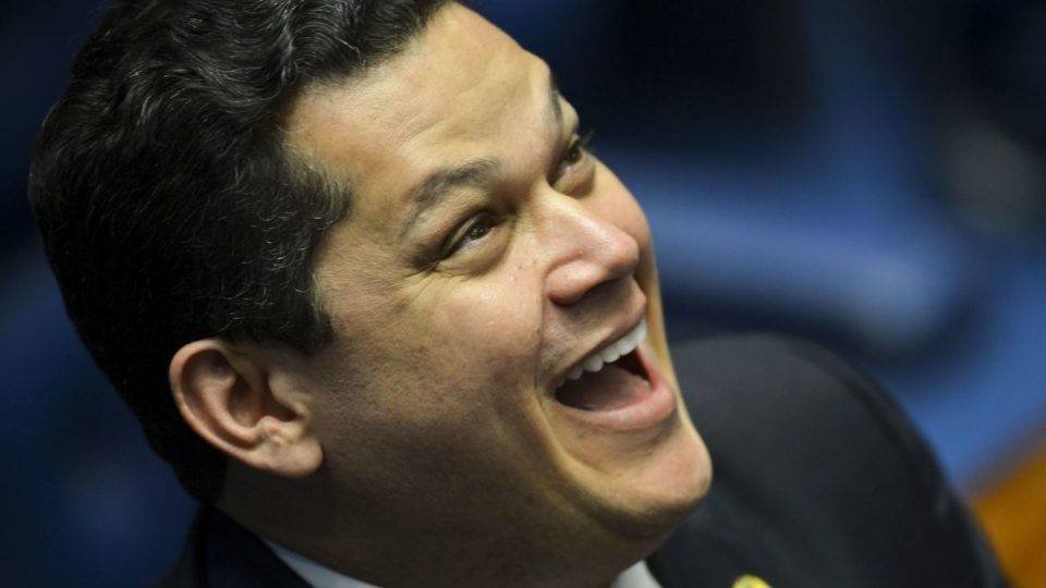 apos-atraso-por-mau-tempo-alco