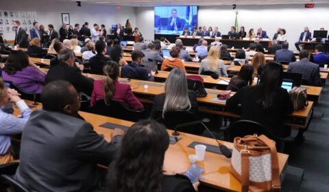 ccj-adia-votacao-de-pec-da-mai