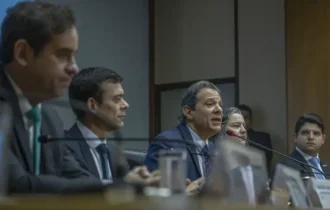 derrota-no-congresso-amplia-pr