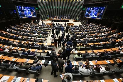 governo-mantem-pressao-por-fim
