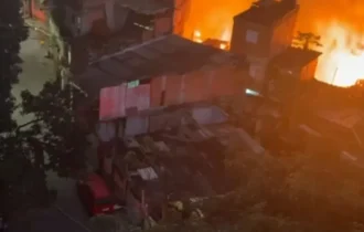incendio-destroi-dezenas-de-mo