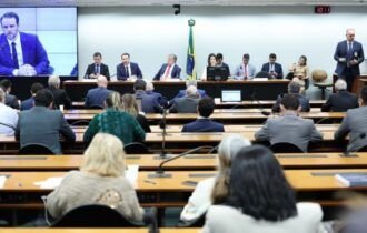 ministro-da-fazenda-defende-re