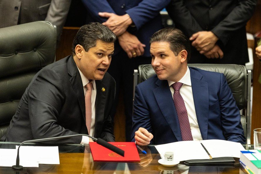 planalto-reage-e-articula-ofen