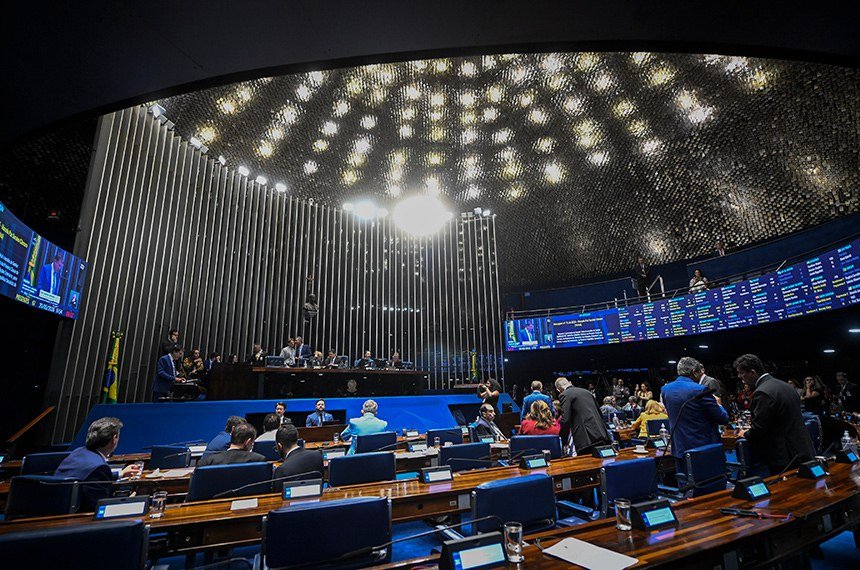 plenario-vota-criacao-de-unive