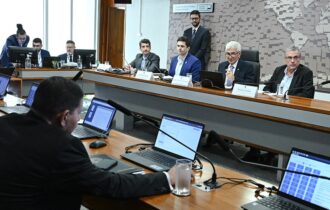 vacinas-debatedores-afirmam-qu