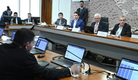 vacinas-debatedores-afirmam-qu