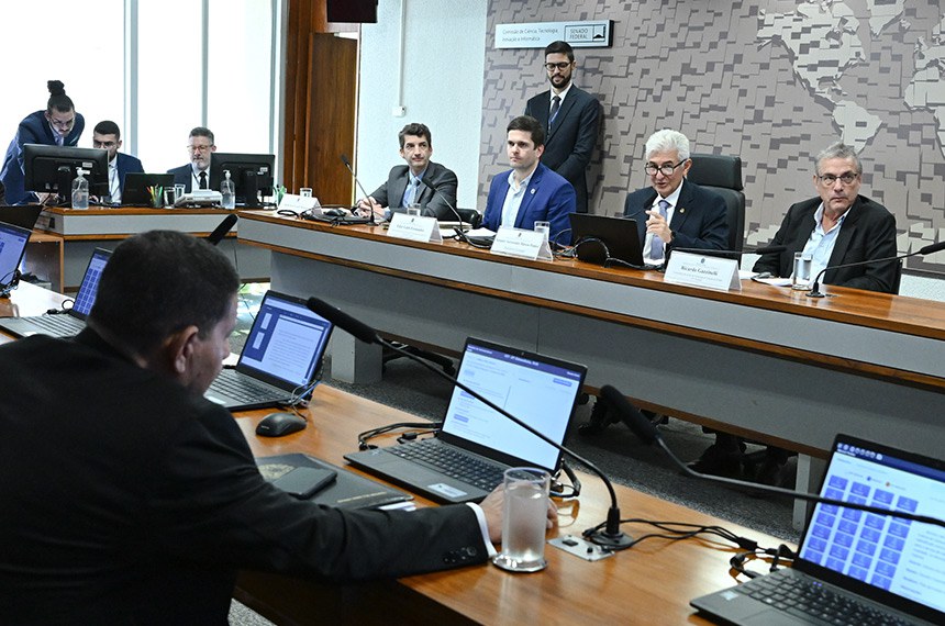 vacinas-debatedores-afirmam-qu