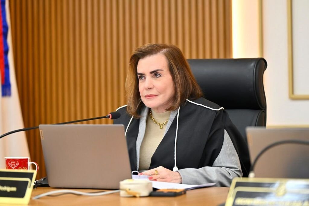 yara-lins-e-eleita-presidente-