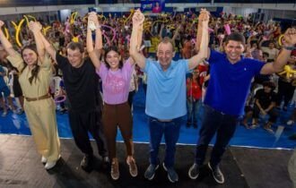alem-de-firmar-compromisso-em-