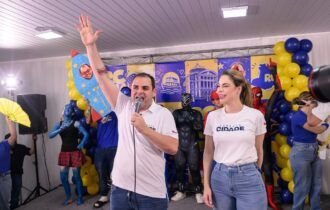 em-reuniao-de-pre-campanha-com