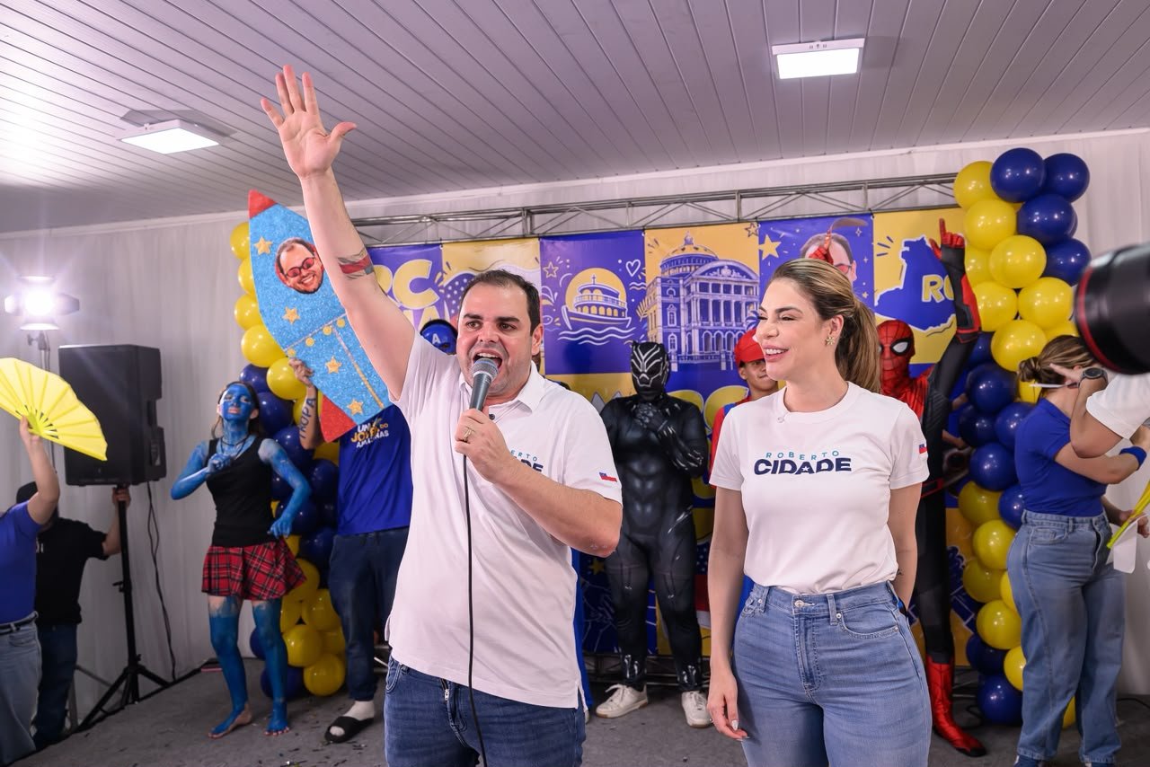 em-reuniao-de-pre-campanha-com