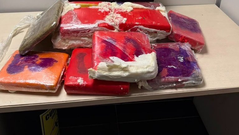 pf-prende-homem-com-12-kg-de-m