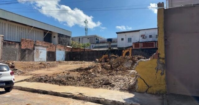 prefeitura-embarga-demolicao-i
