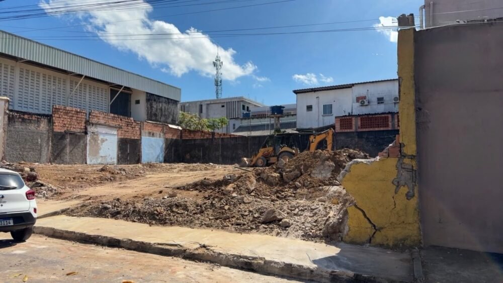 prefeitura-embarga-demolicao-i