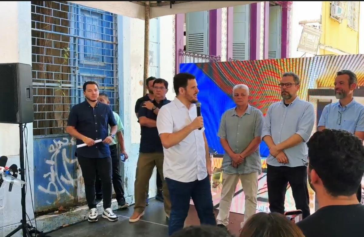 renato-junior-anuncia-rua-gast