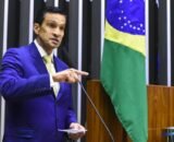 sidney-leite-celebra-aprovacao