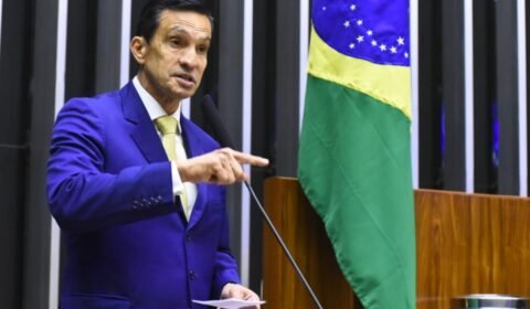 sidney-leite-celebra-aprovacao