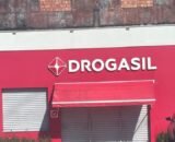 suspeitos-invadem-drogaria-na-