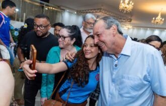 Agenda de Omar Aziz para esta terça-feira inclui encontro com comerciantes e lançamento de candidatura