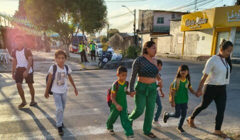 Prefeitura de Manaus realiza pesquisa de tráfego para avaliar implantação de semáforo próximo à escola no Cidade Nova