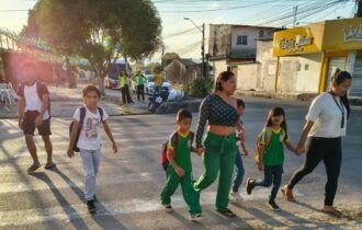 Prefeitura de Manaus realiza pesquisa de tráfego para avaliar implantação de semáforo próximo à escola no Cidade Nova