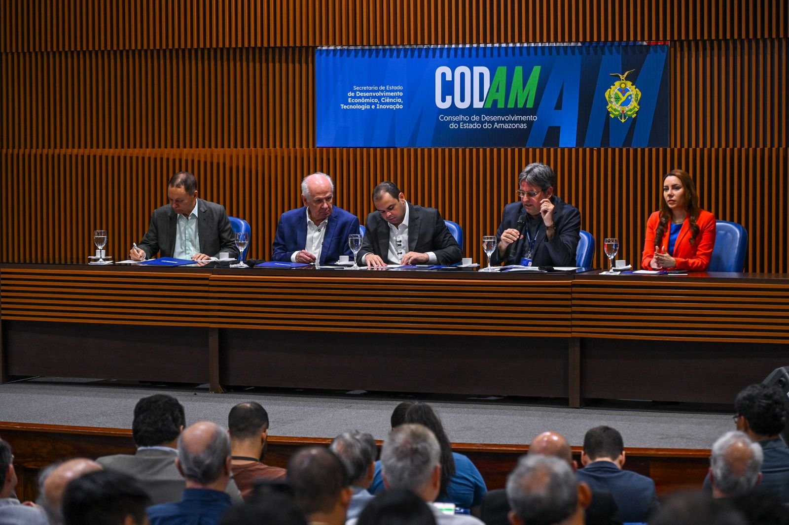 codam-aprova-r-102-bilhao-em-i