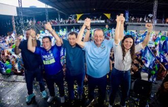 em-grande-evento-no-novo-aleix