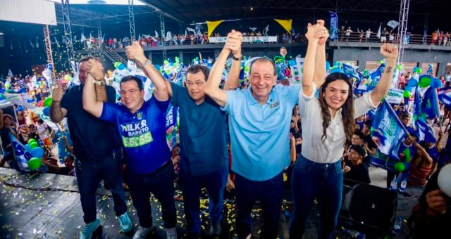 em-grande-evento-no-novo-aleix