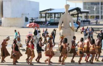 movimento-indigena-ocupa-brasi