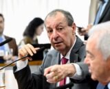 omar-apresenta-relatorio-pelo-