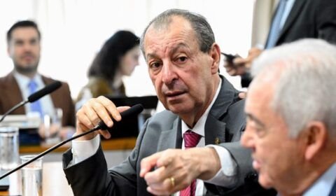 omar-apresenta-relatorio-pelo-