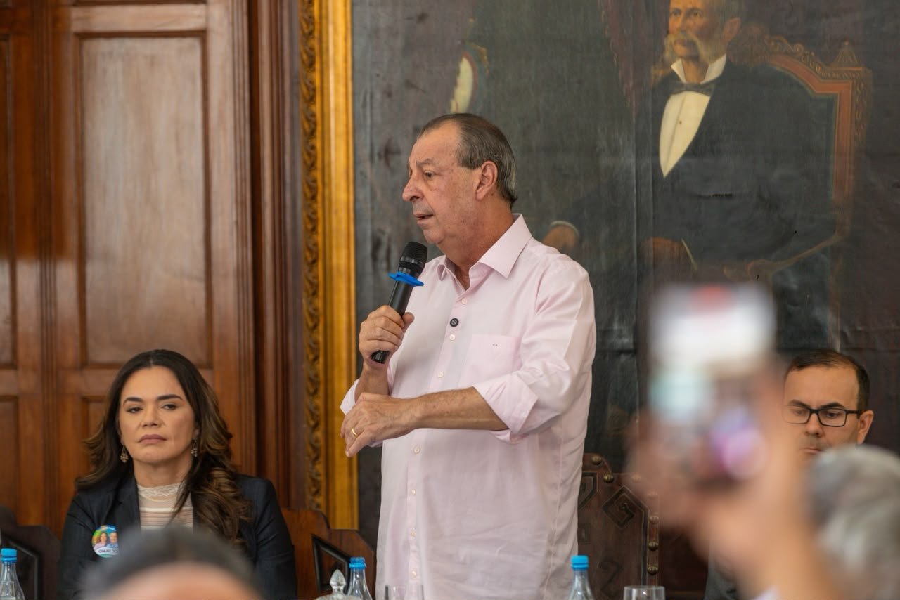 omar-propoe-pacto-com-comercio