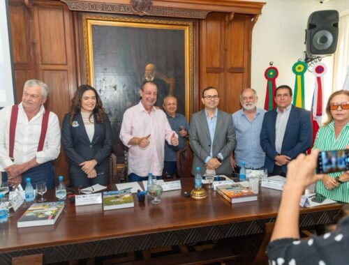 omar-propoe-pacto-com-comercio
