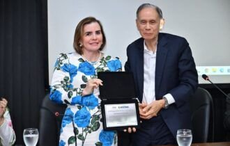 presidente-do-tce-am-recebe-ho