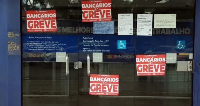 Bancários rejeitam proposta da Caixa e mantêm greve nacional