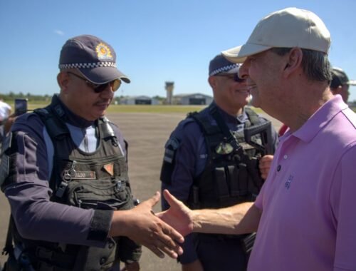 Omar defende polícia nas ruas agindo firme e com coragem contra o crime
