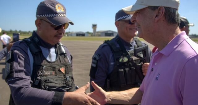 Omar defende polícia nas ruas agindo firme e com coragem contra o crime