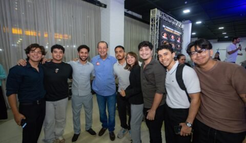 Estudantes terão estágio remunerado e cursos de IA para facilitar acesso ao primeiro emprego, propõe Omar