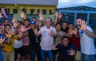 Omar propõe escolas com inteligência artificial, esporte e mais participação dos jovens