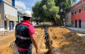 Obra da Prefeitura na Ferreira Pena ganha ritmo com múltiplas frentes de trabalho e avanço na infraestrutura subterrâne