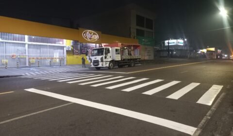Prefeitura de Manaus reforça sinalização em 12 bairros para ampliar a segurança nas vias